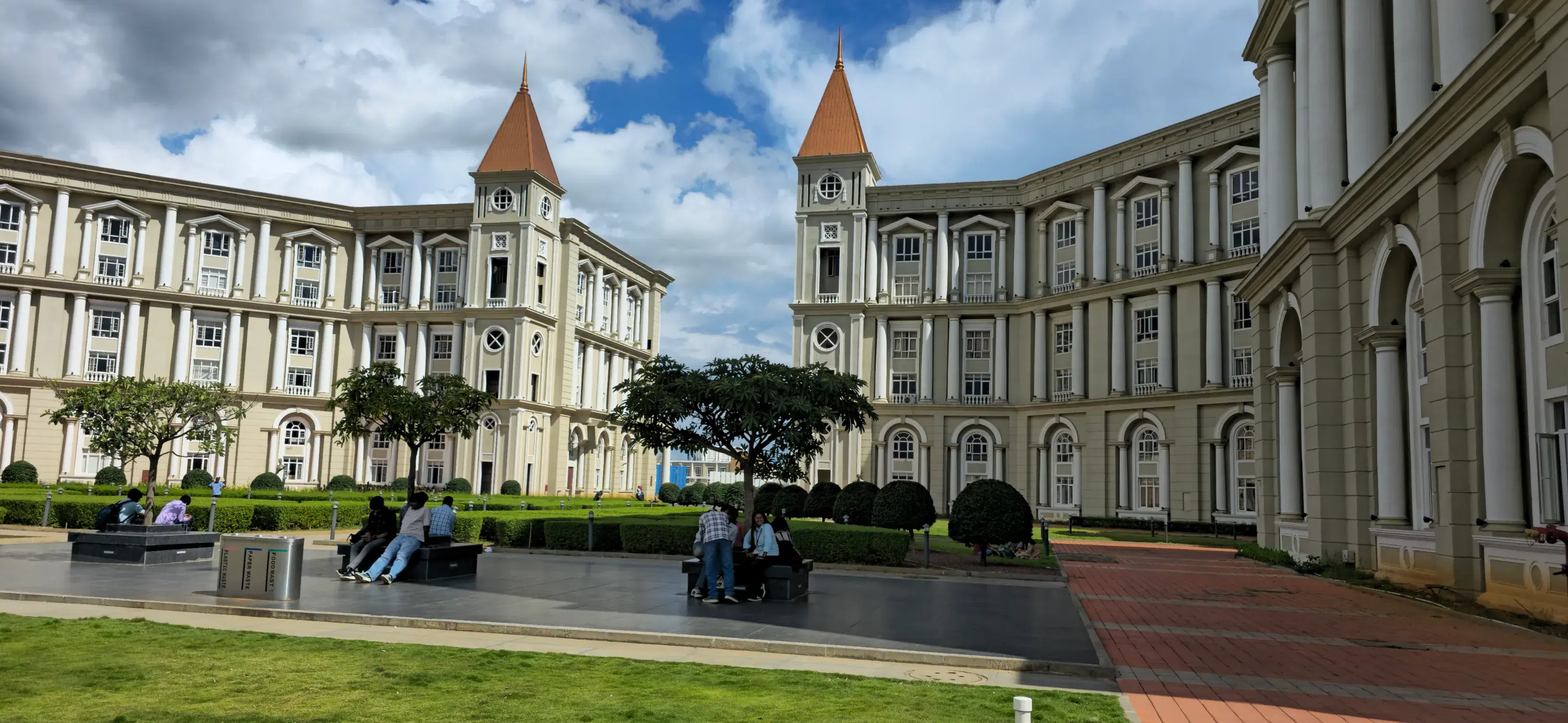 Dayananda Sagar University Bangalore Academic Building photo 8